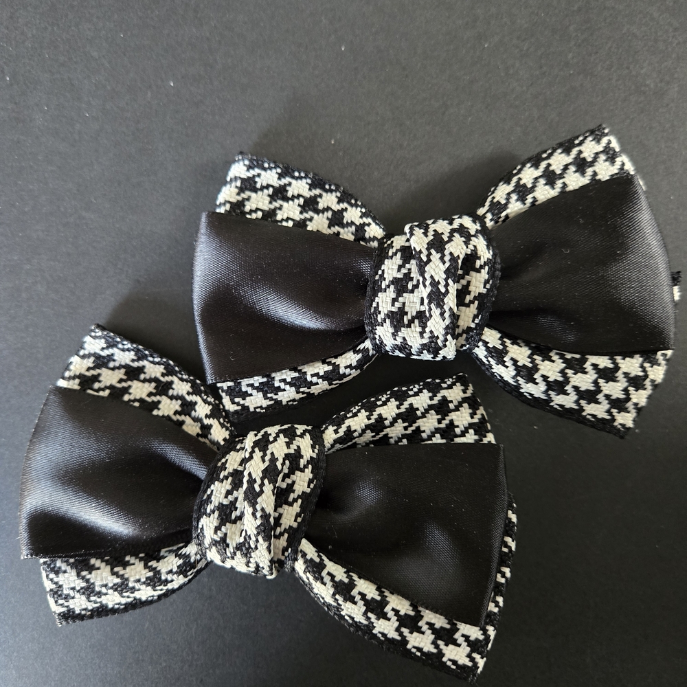 Stylish Black and White Clip On Bows For Shoes. - Picture 5 of 7